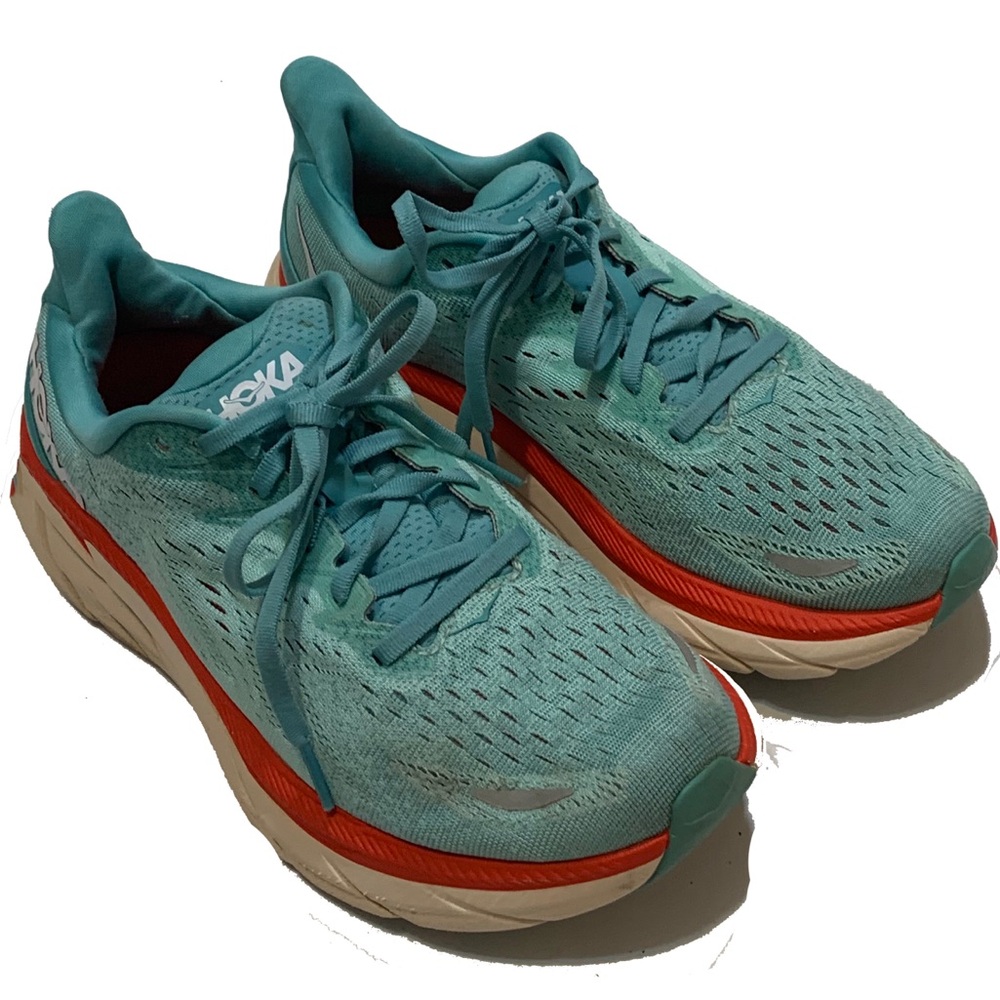 9 / Hoka clifton 8 wide sneakers